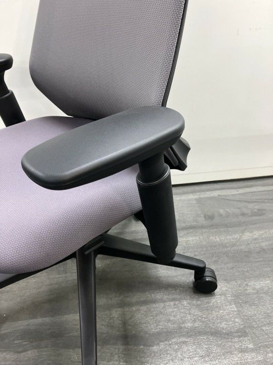 ウチダ（内田洋行）ニンバスチェア 可動肘付ニンバスチェア 商品画像8