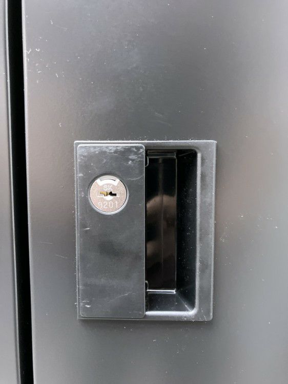 ウチダ（内田洋行）NSHV型シリーズ 2人用ロッカー 商品画像2