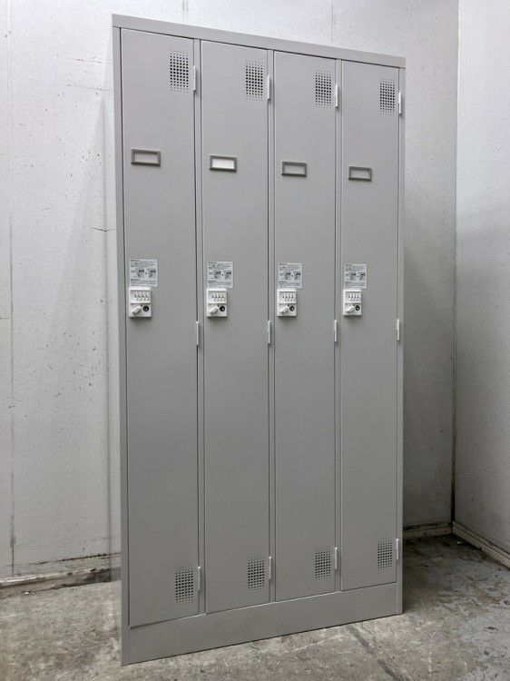 豊国工業4人用ロッカー 商品画像1