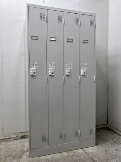 豊国工業4人用ロッカー 商品画像1