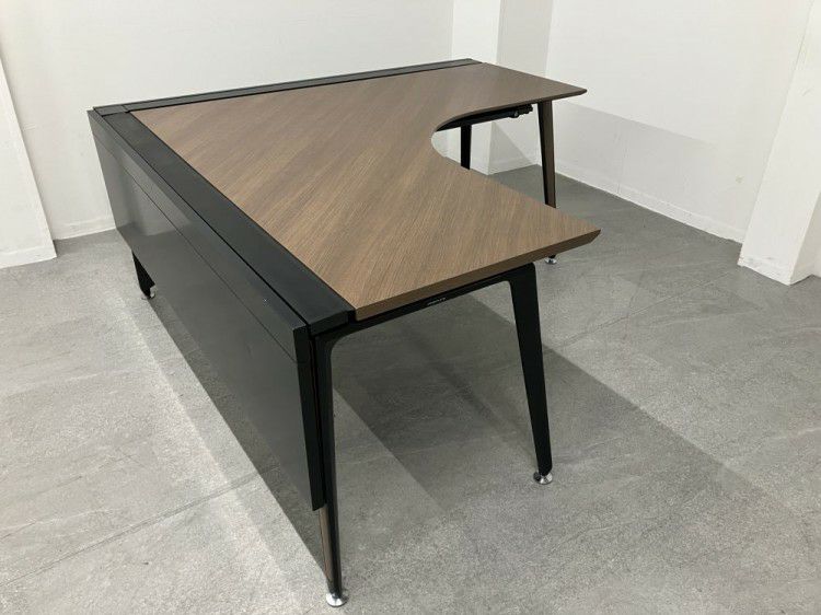 オカムラプリシード（PRESEDE）シリーズ 1500L型デスク 商品画像1