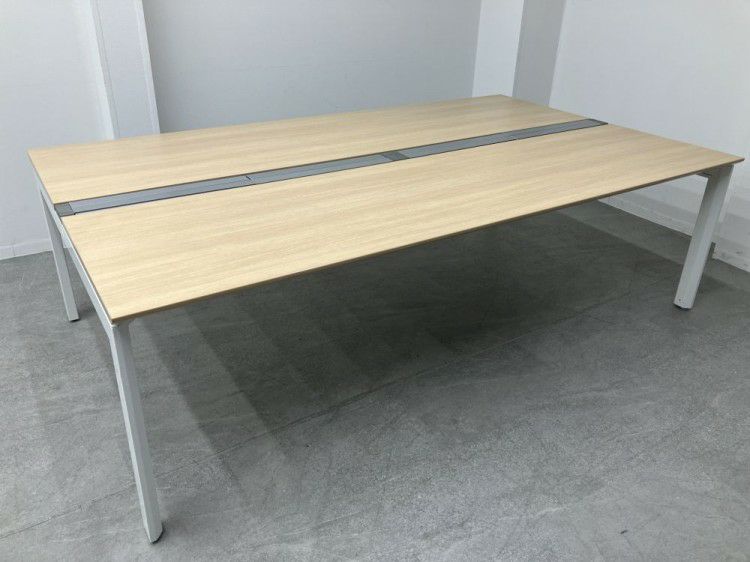 オカムラPro Unit(プロユニット)シリーズ 2400フリーアドレスデスク 商品画像1