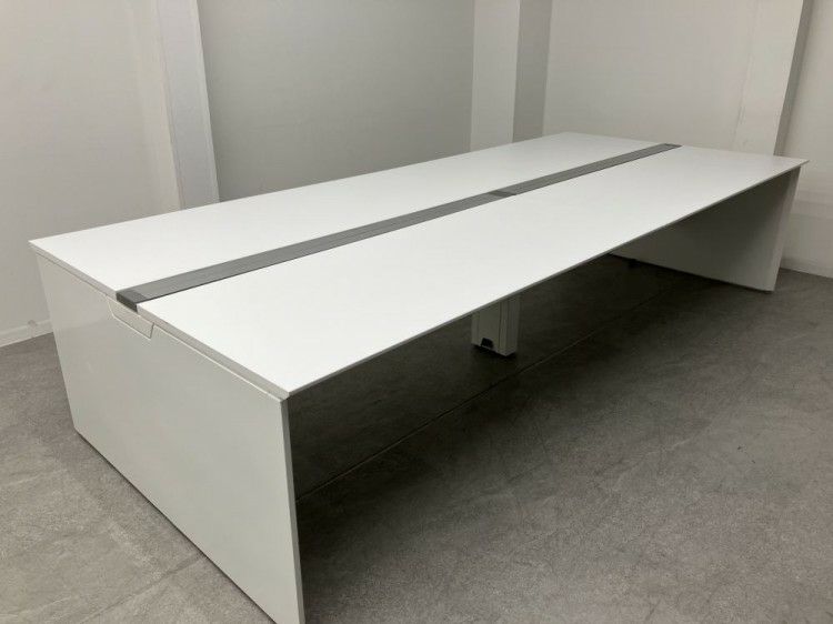 オカムラPro Unit(プロユニット)シリーズ 3200フリーアドレスデスク 商品画像1