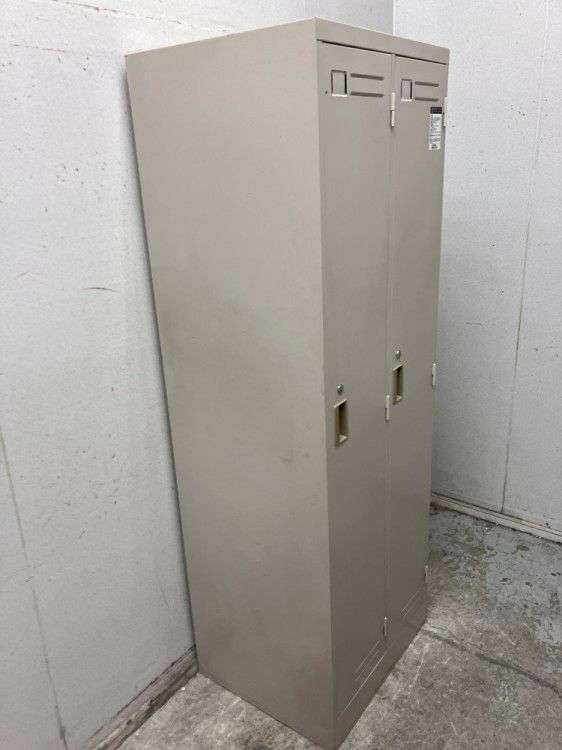 コクヨLKシリーズ　（コクヨ） 2人用ロッカー 商品画像1