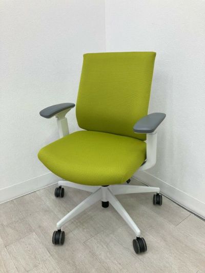 コクヨ 可動肘付ウィザード3チェア