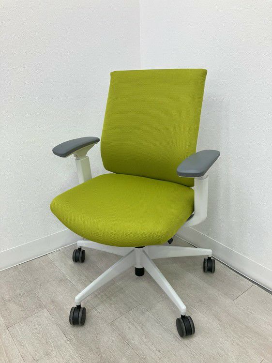 コクヨWizard3(ウィザード3)チェア 可動肘付ウィザード3チェア 商品画像1