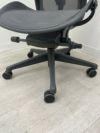 HermanMiller（ハーマンミラー）アーロンチェア 可動肘付アーロンチェア 商品画像9