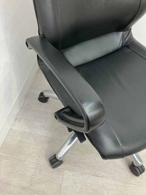 オカムラCEシリーズ 役員チェア 商品画像9