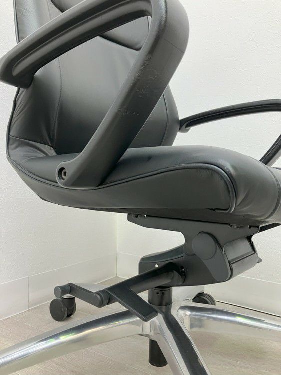 オカムラCEシリーズ 役員チェア 商品画像11
