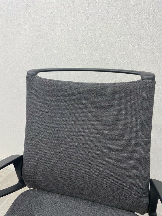 オカムラmode(モード)シリーズ 固定肘付モードチェア 商品画像4