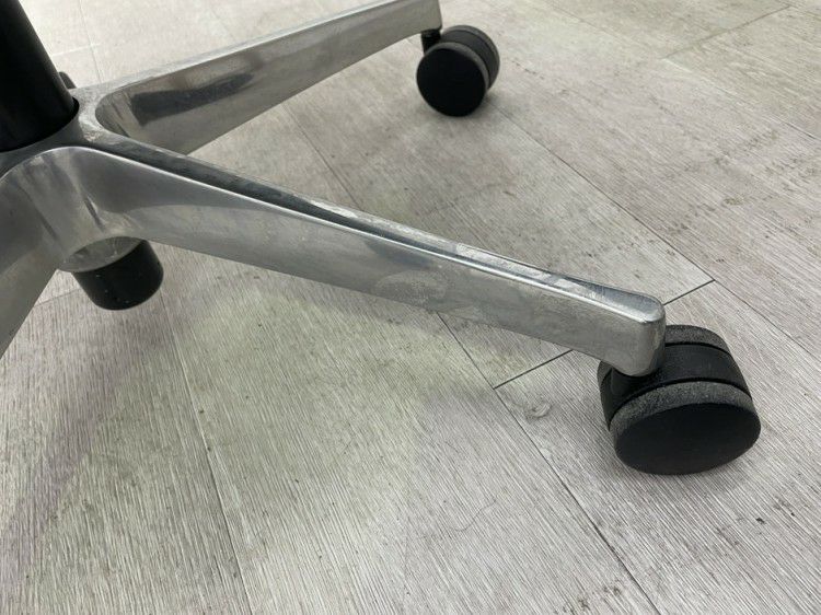 オカムラmode(モード)シリーズ 固定肘付モードチェア 商品画像9