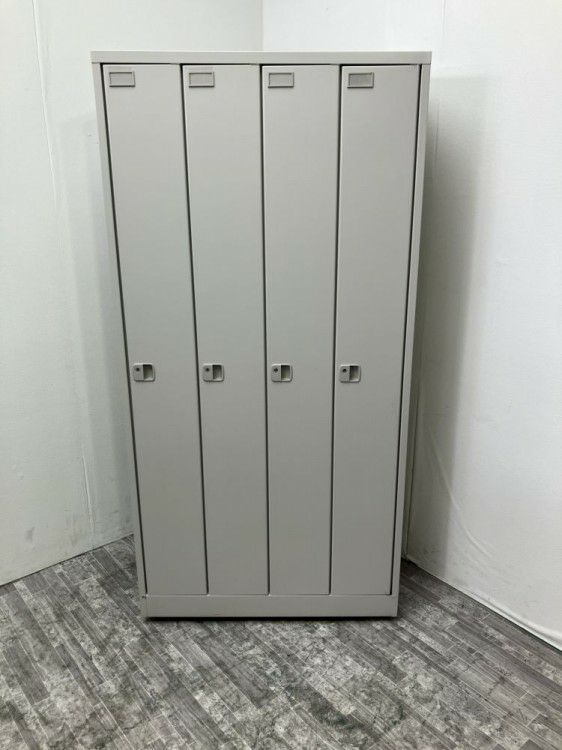 イトーキL型シリーズ 4人用ロッカー 商品画像1