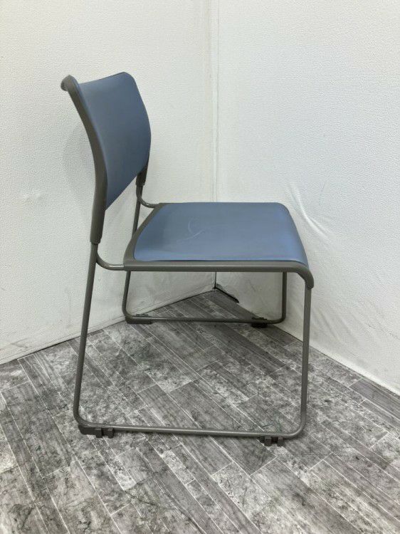 オカムラ8104シリーズ スタッキングチェア 商品画像4