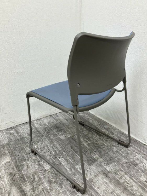 オカムラ8104シリーズ スタッキングチェア 商品画像6