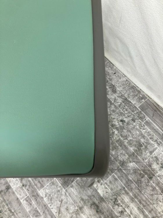 オカムラ8104シリーズ スタッキングチェア 商品画像7