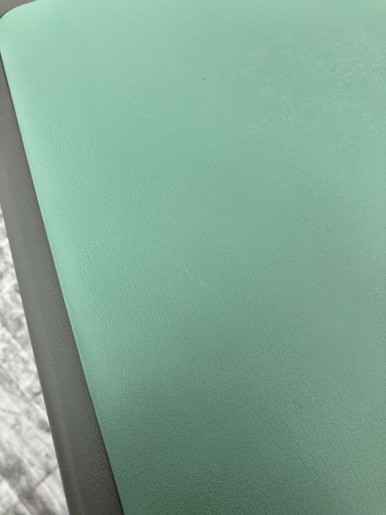 オカムラ8104シリーズ スタッキングチェア 商品画像8