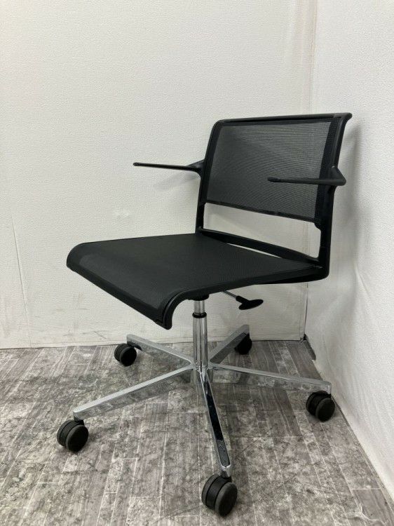 Wilkhahn（ウィルクハーン）固定肘付エーライン232/2チェア 商品画像1