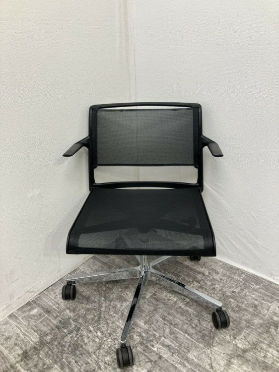 Wilkhahn（ウィルクハーン）固定肘付エーライン232/2チェア 商品画像3