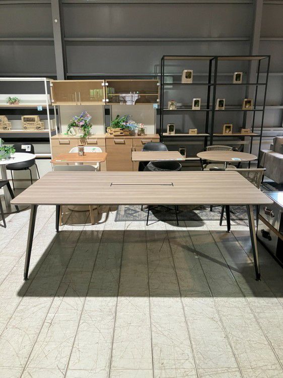 オカムラプリシード（PRESEDE）シリーズ 2100ミーティングテーブル 商品画像3