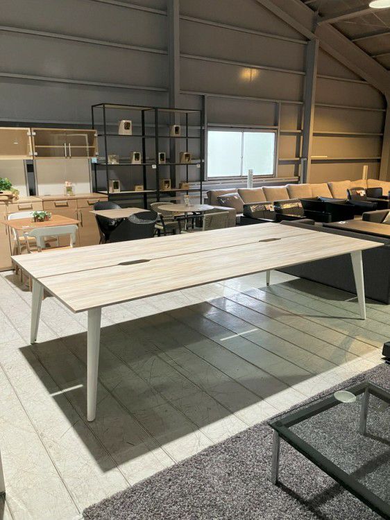 オカムラLives Work Table(ライブスワークテーブル) 2800フリーアドレスデスク 商品画像1