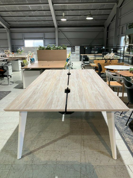 オカムラLives Work Table(ライブスワークテーブル) 2800フリーアドレスデスク 商品画像3
