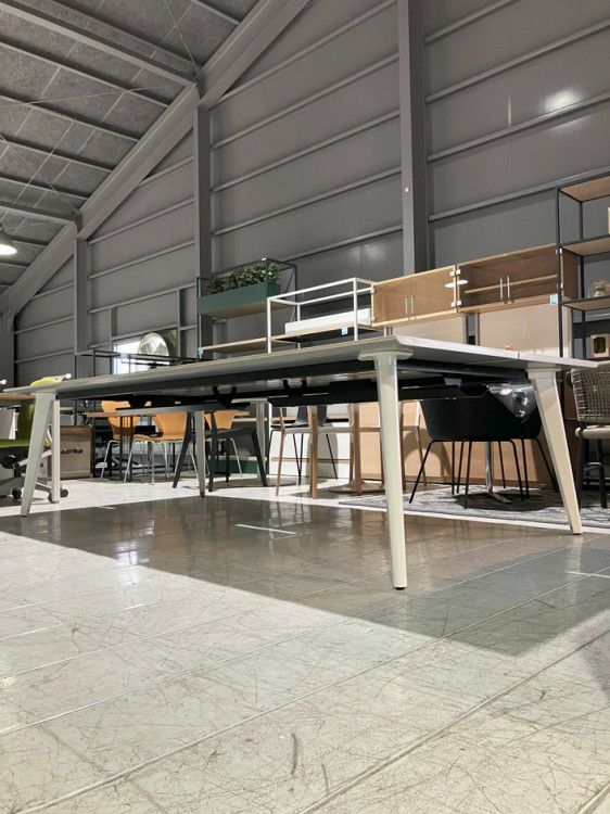 オカムラLives Work Table(ライブスワークテーブル) 2800フリーアドレスデスク 商品画像8