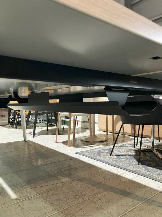 オカムラLives Work Table(ライブスワークテーブル) 2800フリーアドレスデスク 商品画像9