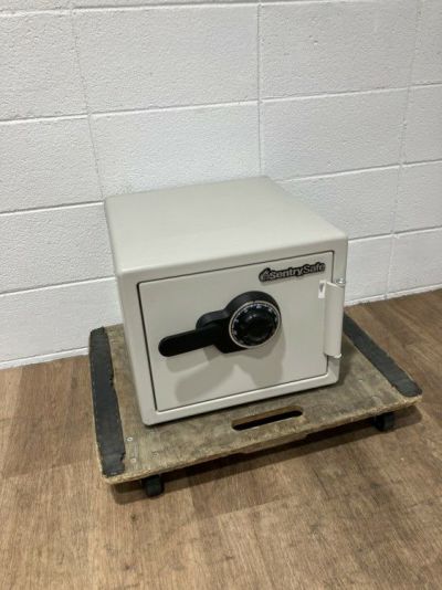 セントリー32kg耐火金庫 商品画像1