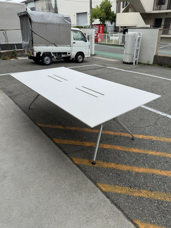 イトーキDDシリーズ 2400ミーティングテーブル 商品画像1