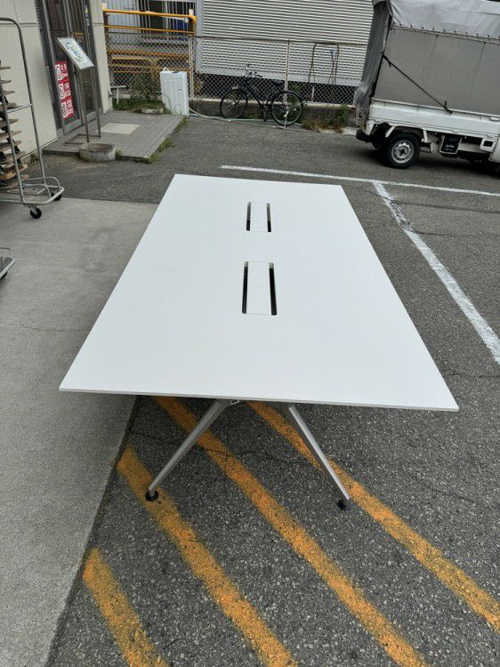 イトーキDDシリーズ 2400ミーティングテーブル 商品画像2