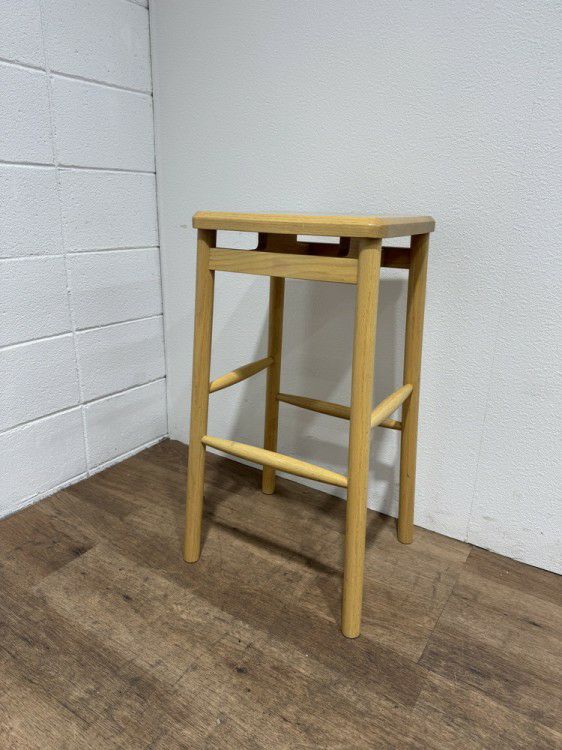 ADALノルトシリーズ ハイスツール 商品画像1