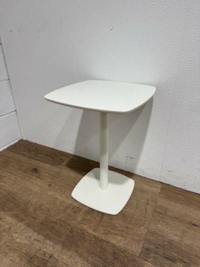 スーズシリーズ サイドテーブル 商品画像1