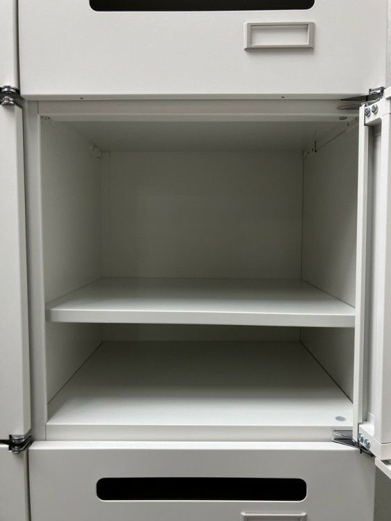 イトーキシュラインシリーズ 8人用パーソナルロッカー 商品画像4