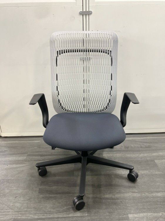 ウチダ（内田洋行）AJ2シリーズ 固定肘付AJ2チェア 商品画像2