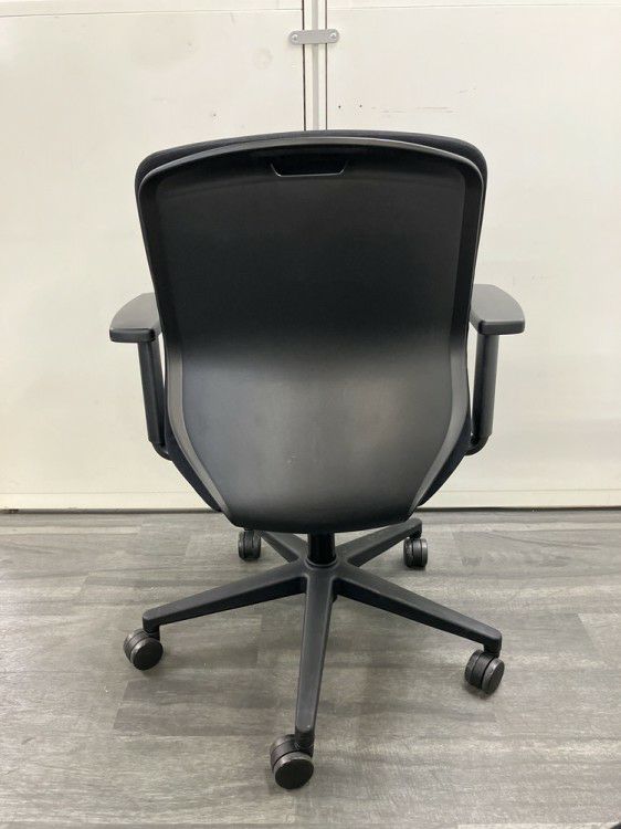 ウチダ（内田洋行）KRENE（クレネ）チェア 可動肘付クレネチェア 商品画像4