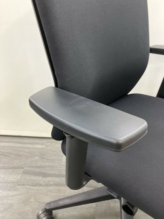 ウチダ（内田洋行）KRENE（クレネ）チェア 可動肘付クレネチェア 商品画像7