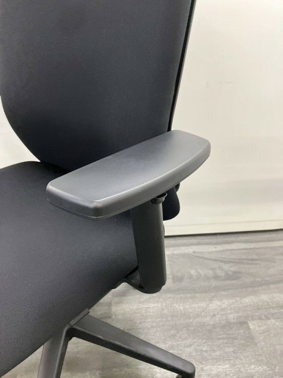 ウチダ（内田洋行）KRENE（クレネ）チェア 可動肘付クレネチェア 商品画像8