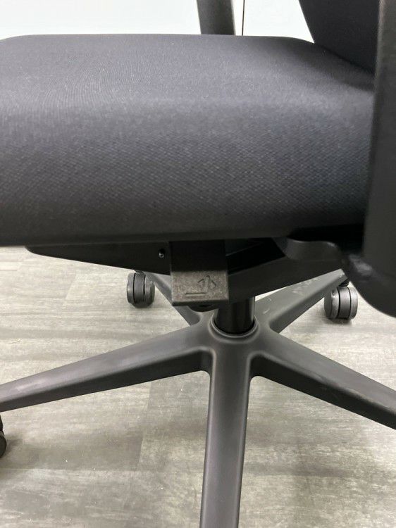 ウチダ（内田洋行）KRENE（クレネ）チェア 可動肘付クレネチェア 商品画像11
