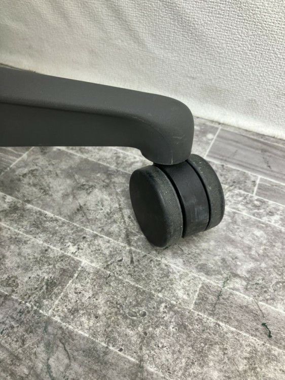 HermanMiller（ハーマンミラー）固定肘付アーロンチェア 商品画像7