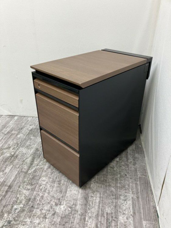 オカムラ3段脇机 商品画像1