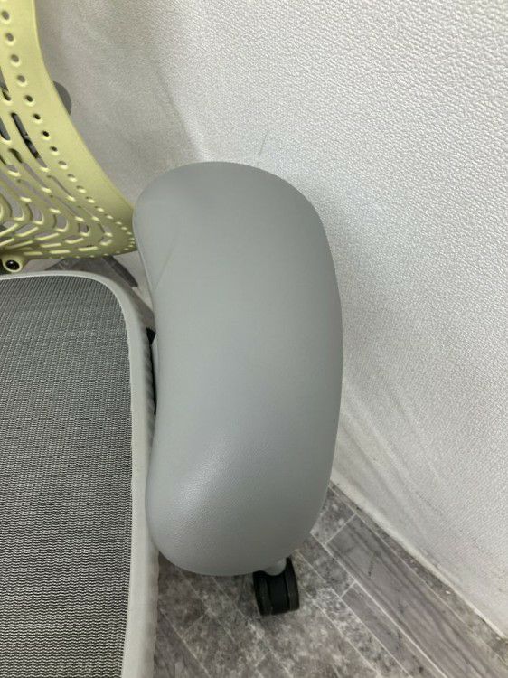 HermanMiller（ハーマンミラー）可動肘付ミラチェア 商品画像8