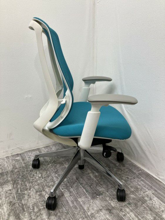 オカムラSylphy(シルフィー)チェア 可動肘付シルフィーチェア 商品画像4