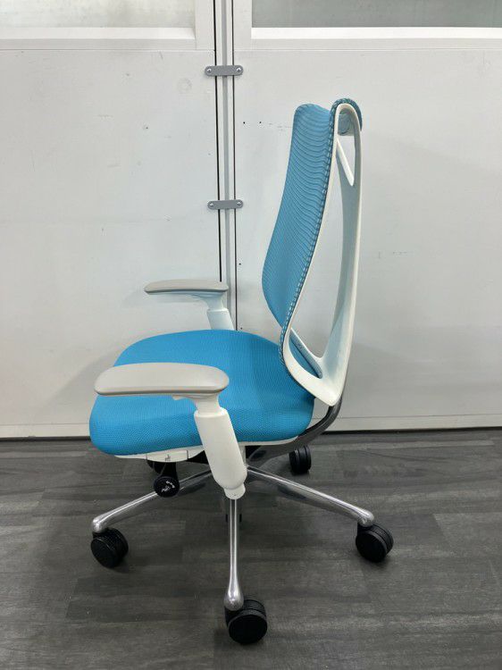 オカムラSabrina(サブリナ)シリーズ 可動肘付サブリナチェア 商品画像3