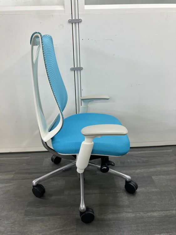 オカムラSabrina(サブリナ)シリーズ 可動肘付サブリナチェア 商品画像5