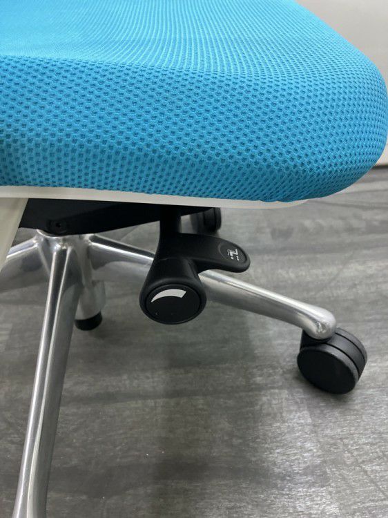 オカムラSabrina(サブリナ)シリーズ 可動肘付サブリナチェア 商品画像6