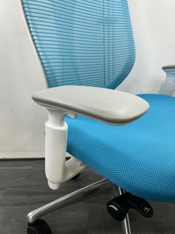 オカムラSabrina(サブリナ)シリーズ 可動肘付サブリナチェア 商品画像10