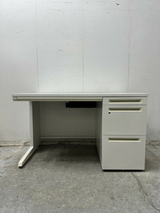 オカムラADVANCE（アドバンス）シリーズ 1200片袖デスク 商品画像2