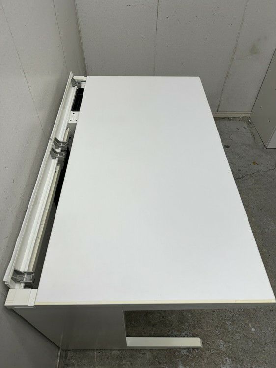 オカムラADVANCE（アドバンス）シリーズ 1200片袖デスク 商品画像4