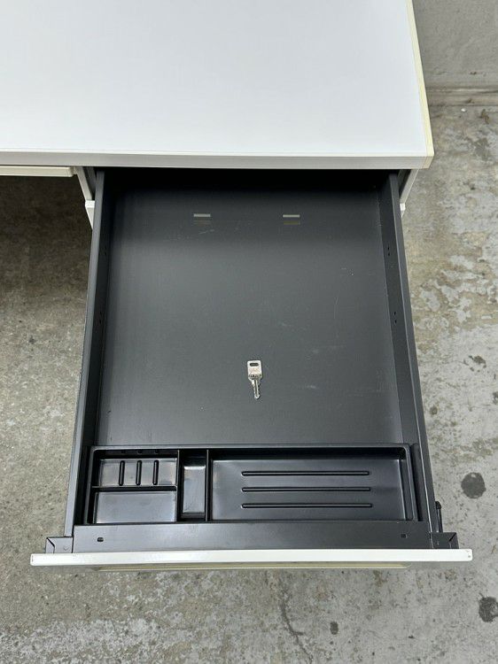 オカムラADVANCE（アドバンス）シリーズ 1200片袖デスク 商品画像6