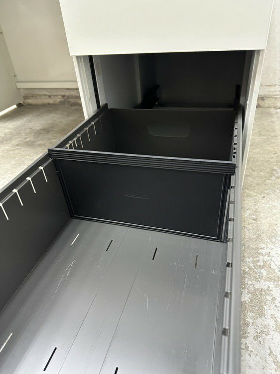 オカムラADVANCE（アドバンス）シリーズ 1200片袖デスク 商品画像8